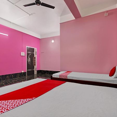 Oyo Flagship The Brahmaputra Homestay Γουβαχάτι Εξωτερικό φωτογραφία