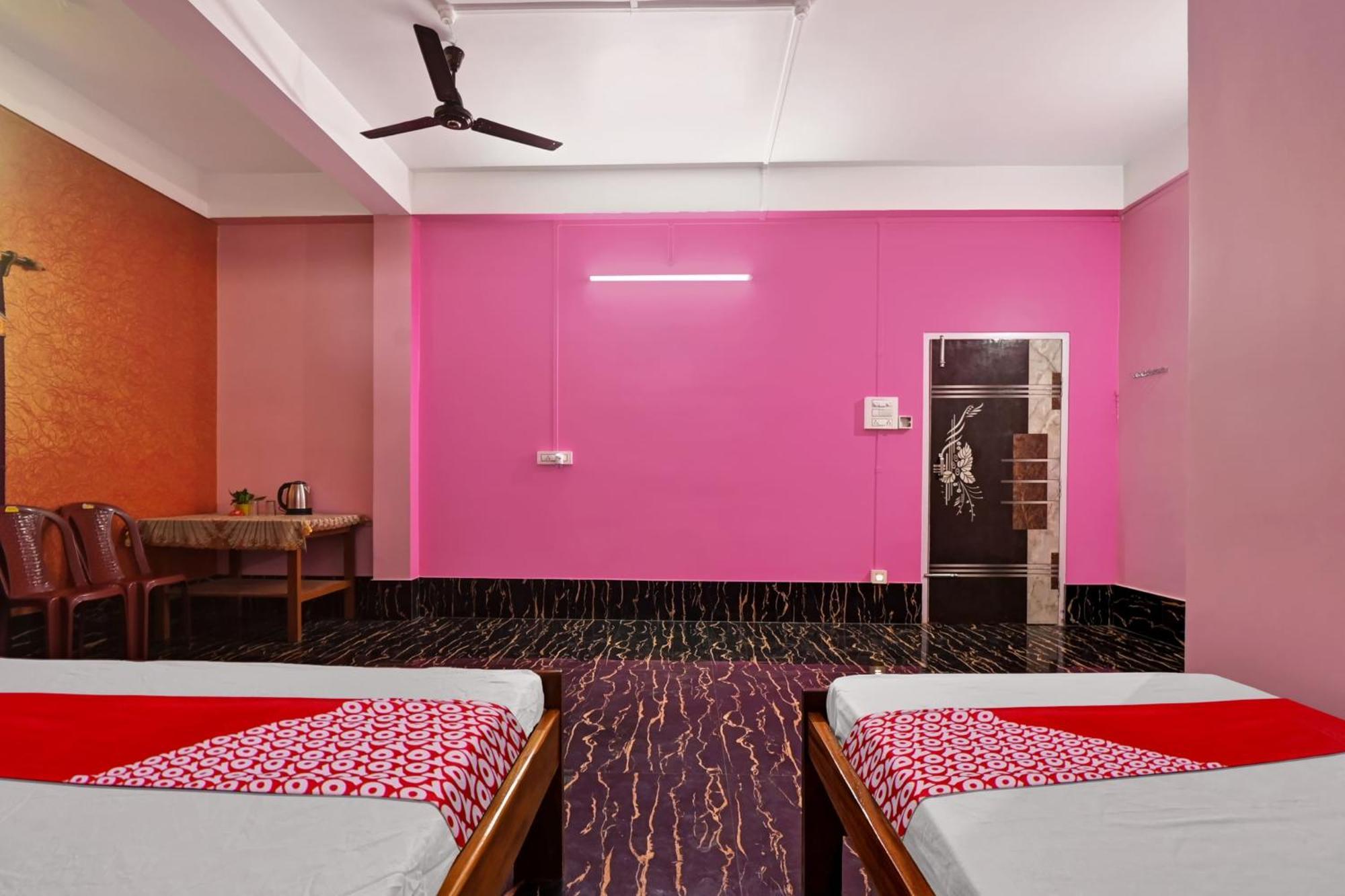 Oyo Flagship The Brahmaputra Homestay Γουβαχάτι Εξωτερικό φωτογραφία